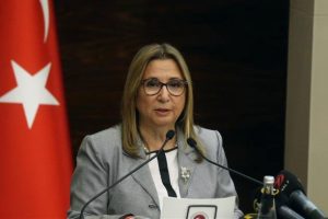 Pekcan: 102 bin 141 &uuml;r&uuml;n denetlendi