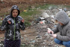 İnsanlık dışı olay! "Bazılarının &uuml;zerinden hala duman &ccedil;ıkıyordu"