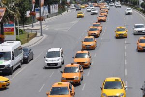 Taksi taşımacılığını tamamlamış ara&ccedil;ların rengi değişecek