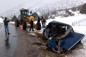Greyder ile otomobil &ccedil;arpıştı: 1 yaralı