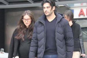Burak &Ouml;z&ccedil;ivit oğlu i&ccedil;in serveti tepti