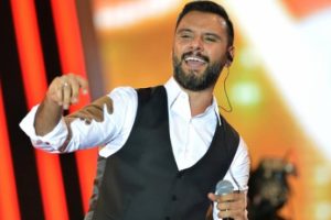 Alişan'dan takip&ccedil;isine şaşırtan cevap! "Siz s&uuml;nnetsiz kullanıyorsunuz sanırım"