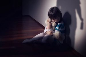 G&ouml;zaltında tutulan binlerce &ccedil;ocuğa cinsel istismar