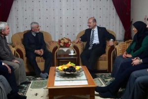 Bakan Soylu'dan şehit ailesine ziyaret
