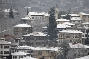 Safranbolu konakları beyaza b&uuml;r&uuml;nd&uuml;
