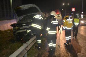 Kaza yapan alkoll&uuml; s&uuml;r&uuml;c&uuml;, zor anlar yaşattı