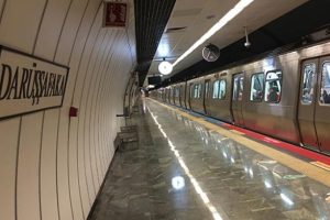 Metro istasyonunda panik! Seferler aksadı