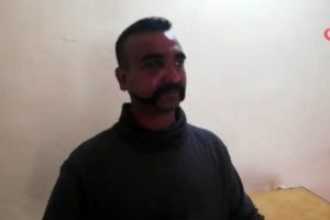 Pakistan: Hintli pilotu geri vermeye hazırız