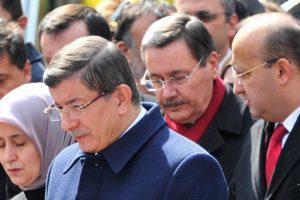 Yeni parti iddialarıyla ilgili G&ouml;k&ccedil;ek'ten a&ccedil;ıklama geldi