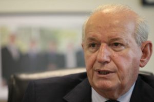Şenes Erzik: Yıldırım Demir&ouml;ren'in g&ouml;revde kalması doğru olmazdı