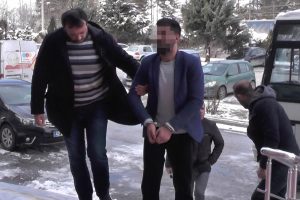 Gazinoda 1 kişinin &ouml;ld&uuml;ğ&uuml; silahlı &ccedil;atışmanın 13 ş&uuml;phelisi adliyede