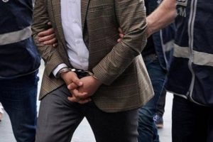 Polisten ka&ccedil;ak sigara operasyonu: 1 g&ouml;zaltı