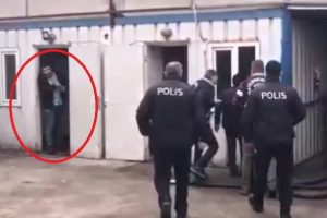 Akaryakıt tırtık&ccedil;ılığı yapan &ccedil;eteye baskın anı kamerada