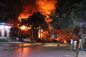 Somali'de bomba y&uuml;kl&uuml; ara&ccedil; patladı: 5 &ouml;l&uuml;