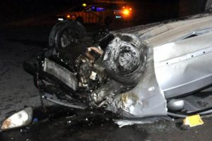 Bir saatte iki trafik kazası: 2'si ağır 3 yaralı