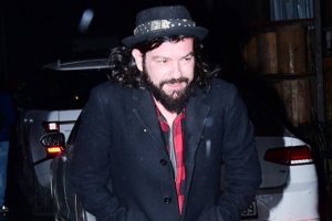 İrem Derici &ccedil;elenk g&ouml;nderdi