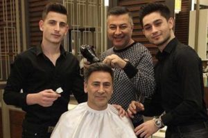 İzzet Yıldızhan'ı &ccedil;ocukları tıraş etti