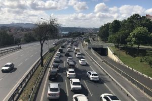Trafikteki ara&ccedil; sayısı 23 milyona dayandı