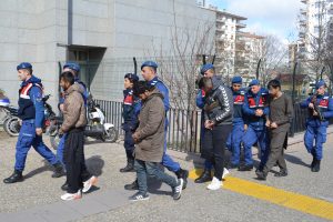 Uyuşturucu operasyonunda 3 Afgan tutuklandı