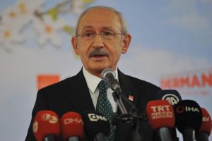 Kılı&ccedil;daroğlu, Uşak'ta a&ccedil;ıklamalarda bulundu