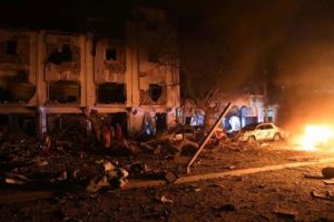 Somali'de bombalı saldırı! &Ccedil;ok sayıda &ouml;l&uuml; ve yaralı!