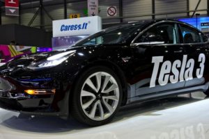 Tesla ara&ccedil;lar tam otonom s&uuml;r&uuml;şe 2019'da ge&ccedil;iyor
