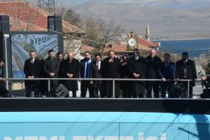 "Evine su parasını getiren tahsildarın militan olduğunu d&uuml;ş&uuml;n&uuml;n"