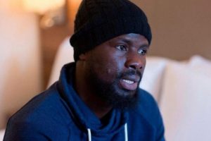 Eboue hayatının imzasını atıyor!