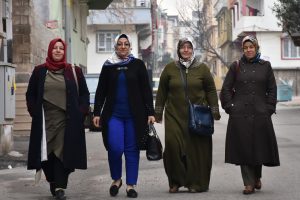 Kadın adaylar 'birbiri' i&ccedil;in &ccedil;alışıyor