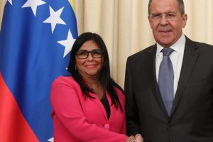 Lavrov: ABD, Venez&uuml;ella'da askeri maceraya atılma kararı alabilir
