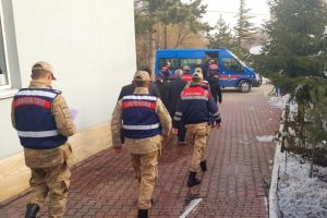 &Ccedil;eşitli su&ccedil;lardan aranan 25 kişi yakalandı