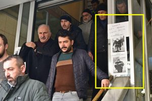 Cemaati afişlerle uyarıp fotoğraflarını kapıya astılar!