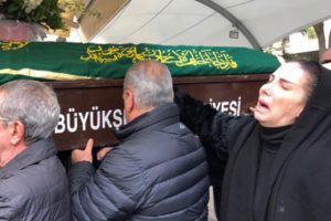 &Uuml;nl&uuml; şarkıcının acı g&uuml;n&uuml;!