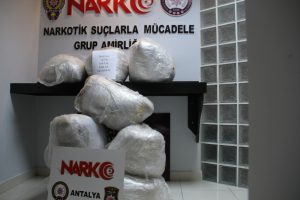 Antalya'da 82 kilogram esrar ele ge&ccedil;irildi