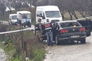Hatay'da insan ka&ccedil;ak&ccedil;ılarıyla &ccedil;atışma: 1 &ouml;l&uuml;, 3 yaralı