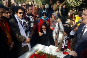 M&uuml;sl&uuml;m G&uuml;rses mezarı başında anıldı