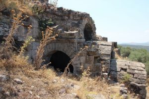 Aigai antik kentinde ka&ccedil;ak kazıya su&ccedil;&uuml;st&uuml;