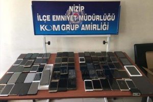 Uyuşturucu ve ka&ccedil;ak cep telefonundan 4 g&ouml;zaltı