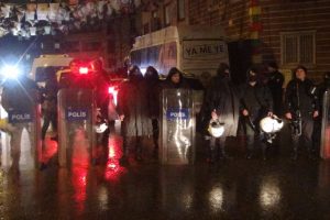 HDP Diyarbakır il binasına operasyon: 5 g&ouml;zaltı