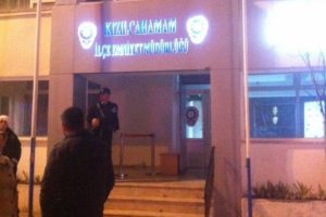 Kardeşini &ouml;ld&uuml;ren şahıs yolda y&uuml;r&uuml;rken yakalandı