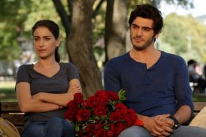 Hazal Kaya ve Burak Deniz arasında kriz!