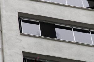 Rezidansın 11. katından d&uuml;şen kadın &ouml;ld&uuml;