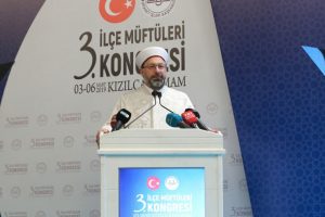 Erbaş: Camilerimiz asla ayrıştırmaya alet edilemez