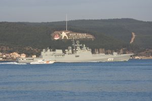 Dev gemi, &Ccedil;anakkale Boğazı'ndan ge&ccedil;ti