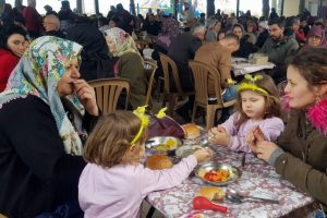 Geleneksel keşkek hayrında şehitler unutulmadı
