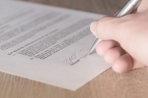 İş&ccedil;iden işe başlarken alınan istifa dilek&ccedil;esinin ge&ccedil;erliliği var mıdır?