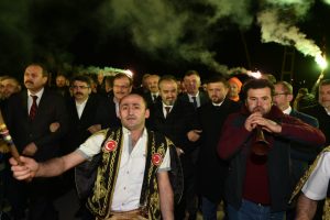 Bursa Millet Mahallesi'nde Aktaş r&uuml;zgarı esti