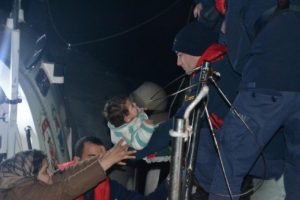 &Ccedil;anakkale'de 32 m&uuml;lteci yakalandı