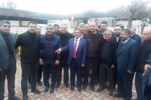 AK Partililer'in Elbeyli'ye &ccedil;ıkarma yaptı