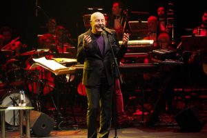 Mazhar Alanson'dan CRR Senfoni Orkestrası ile muhteşem konser